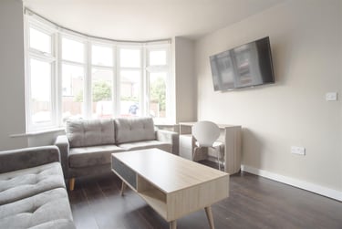 6 bed house, Pelham Crescent, Beeston, NG92ER - Image 2